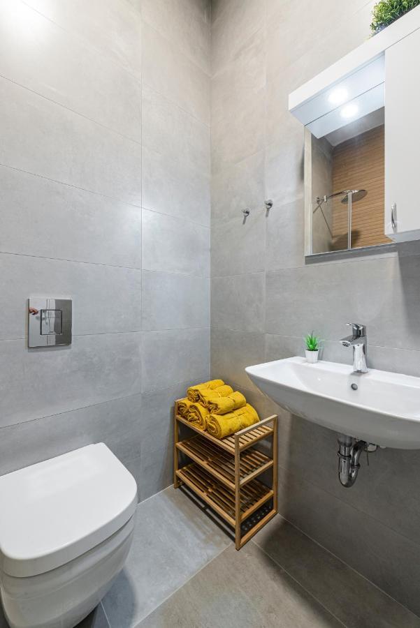 Vertigo Modern Studio-Free Private Parking-Fast Wi-Fi Нови-Сад Экстерьер фото