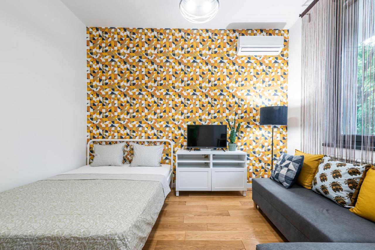 Vertigo Modern Studio-Free Private Parking-Fast Wi-Fi Нови-Сад Экстерьер фото