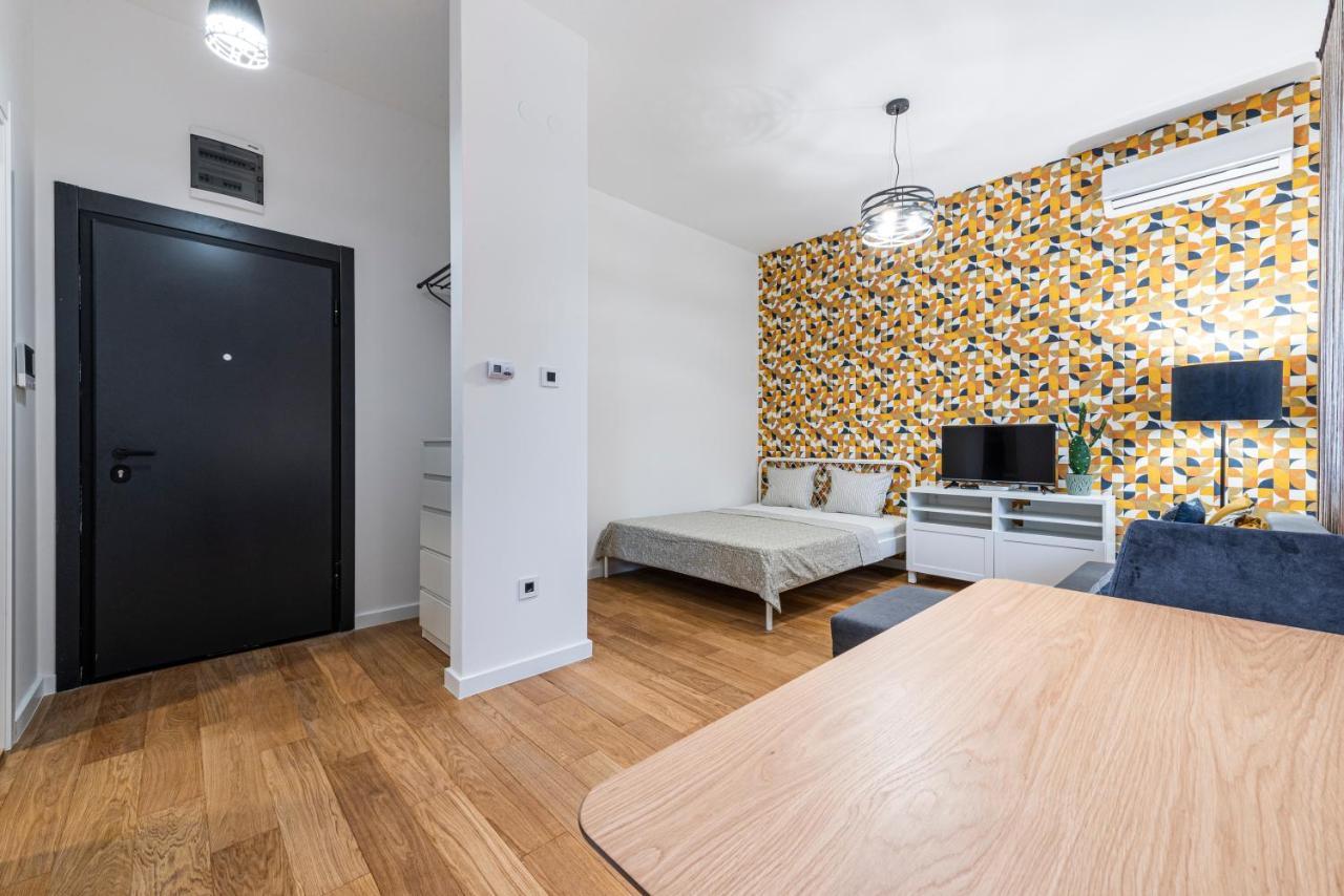 Vertigo Modern Studio-Free Private Parking-Fast Wi-Fi Нови-Сад Экстерьер фото